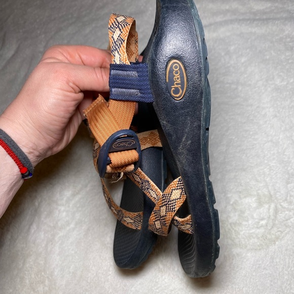 EUC Tan Geometric Diamond Pattern Chaco Women’s Sandals - Picture 4 of 8